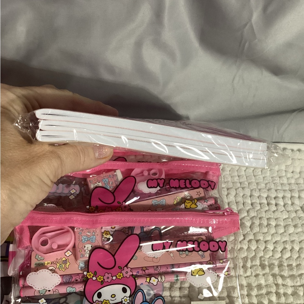 Hello Kitty Themed Gift Set Take 4- Keychains, Lip Glosses, Bags, Office, MORE - Picture 6 of 12